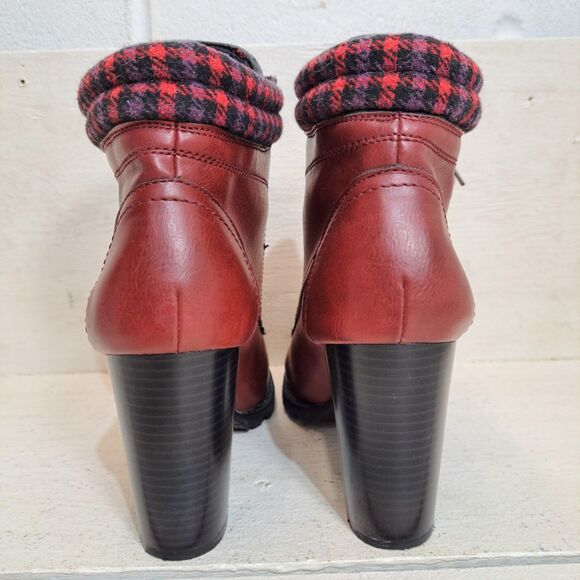 Momo Chelsea Boots Red With Plaid Block Heel Women's Size 10M - Picture 5 of 11